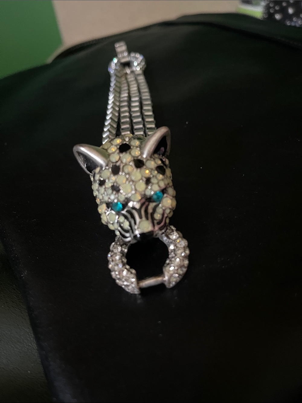 Betsey Johnson Silver-tone Panther 7 in bracelet with Crystal Accents Great Cond - Picture 2 of 10